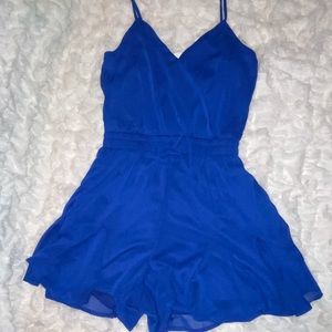 New Women’s blue romper size S